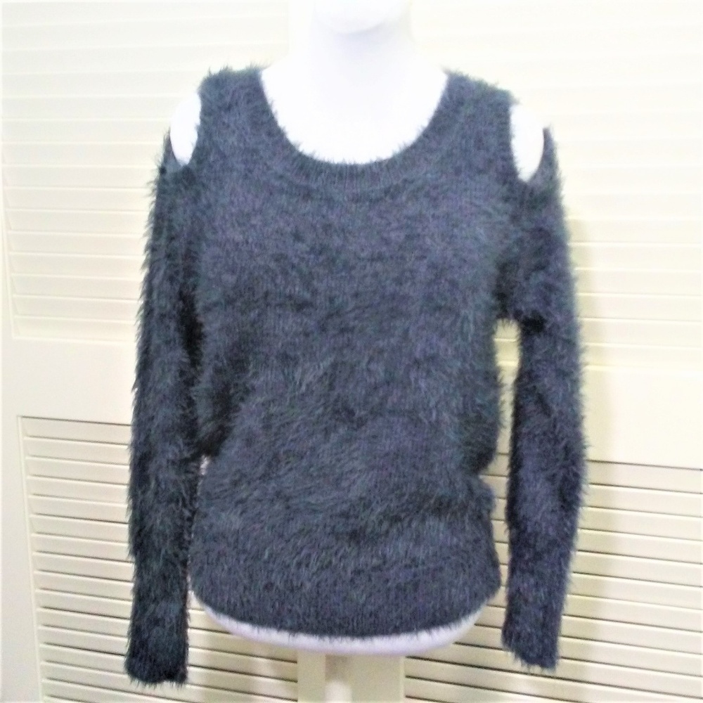 Moth Sweater Fuzzy Eyelash Knit Long Sleeve Cold Shoulder Pullover Womens Medium